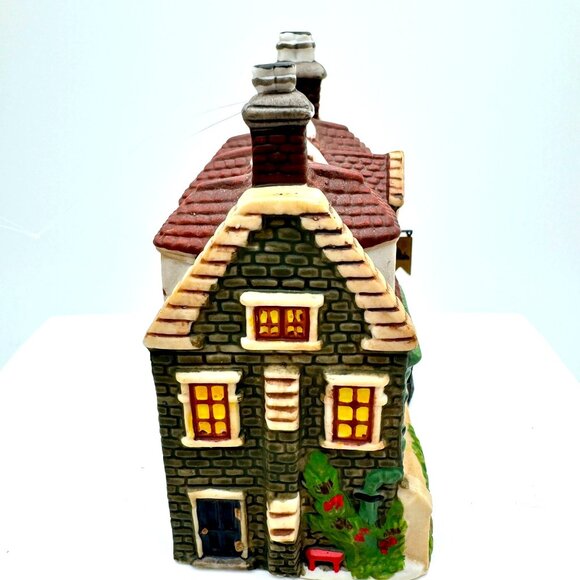 Charles Dickens Heritage Dedlock Arms Ornament 1994 Collectors Edition Porcelain - Picture 8 of 8